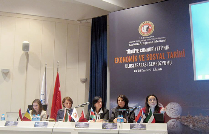 Tarixçi-alimlər İzmirdə keçirilən beynəlxalq simpoziumda iştirak ediblər