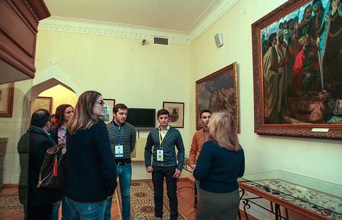 Участники Международной зимней школы мультикультурализма посетили Национальный музей азербайджанской литературы