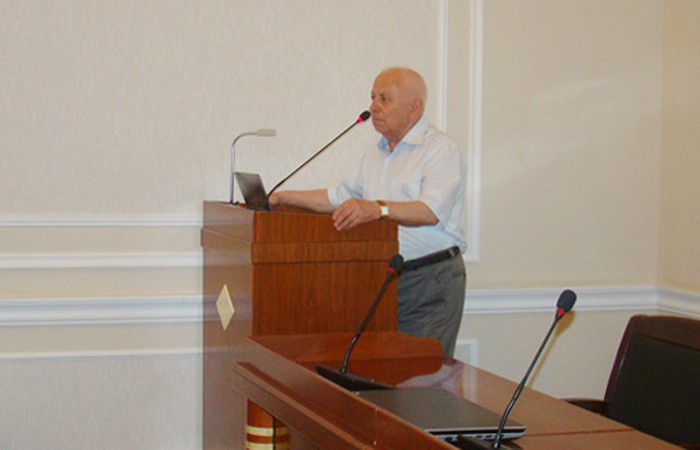 Geologiya və Geofizika İnstititunda “Geomexanika” növbəti seminarı keçirildi