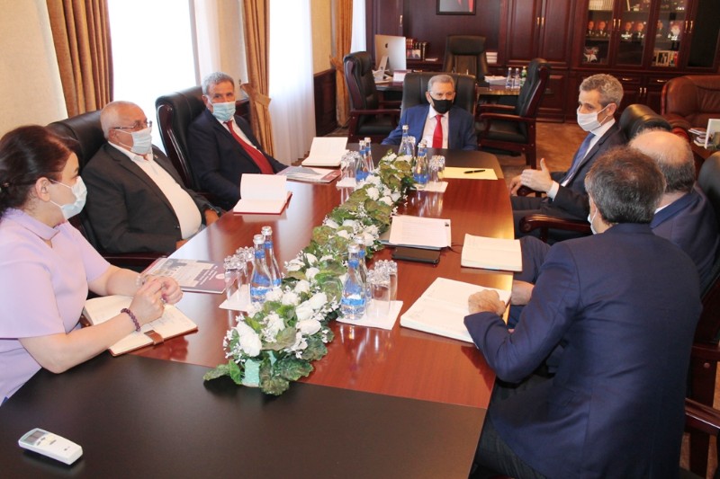 Президент НАНА встретился с послом Франции в нашей стране